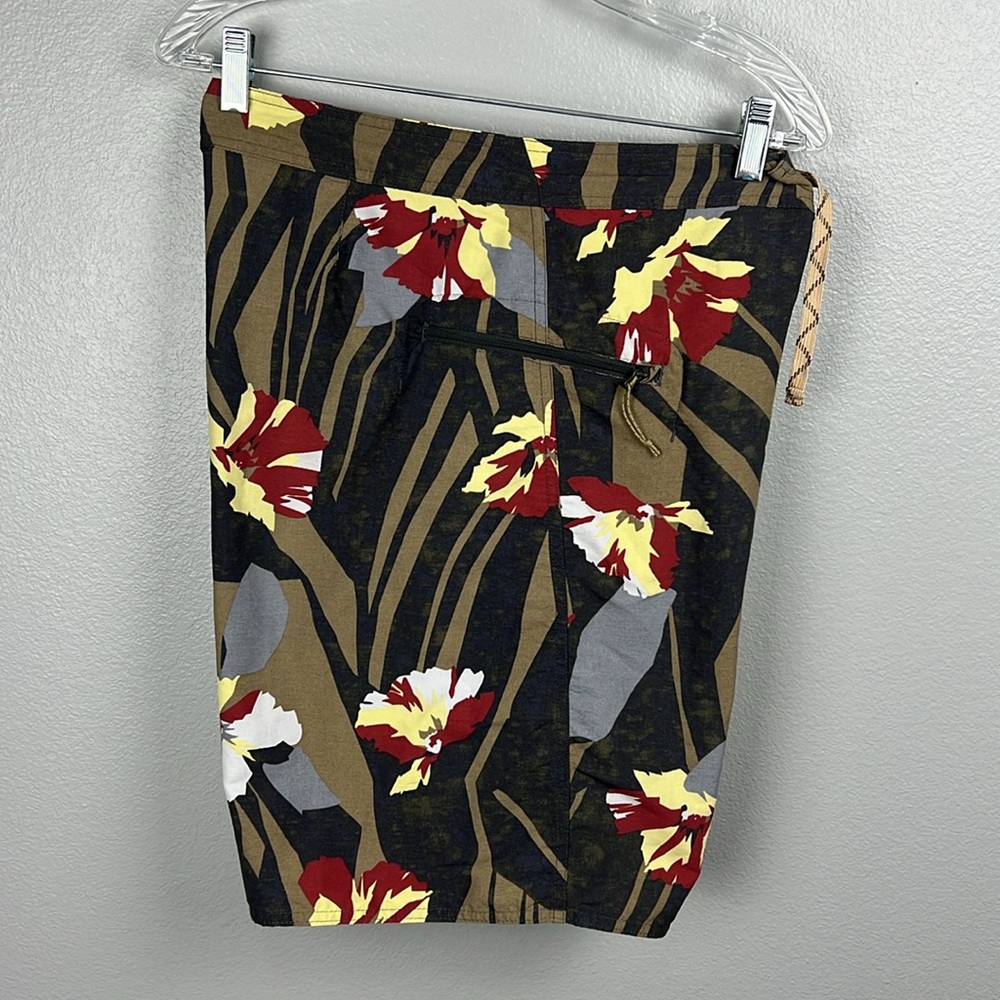 Patagonia board shorts - size 34